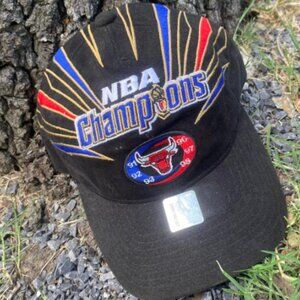 Vintage Chicago Bulls 6× NBA Champions Starter “Locker Room” Hat – NWT